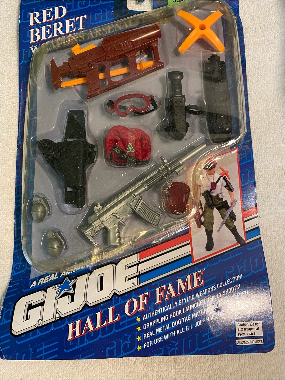 G.I. Joe Hall of Fame Red Beret Accessory Pack - Red, Brown, Silver, Black - Picture 3 of 3